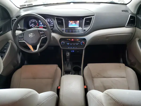 KM8J3CA48HU271998 2017 HYUNDAI TUCSON - Image 8