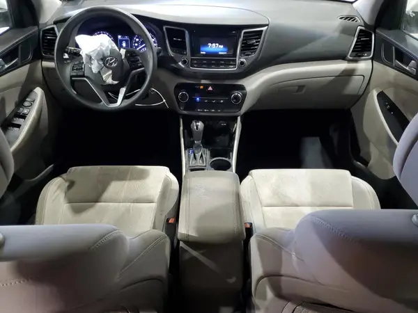 KM8J3CA48HU293628 2017 HYUNDAI TUCSON - Image 8