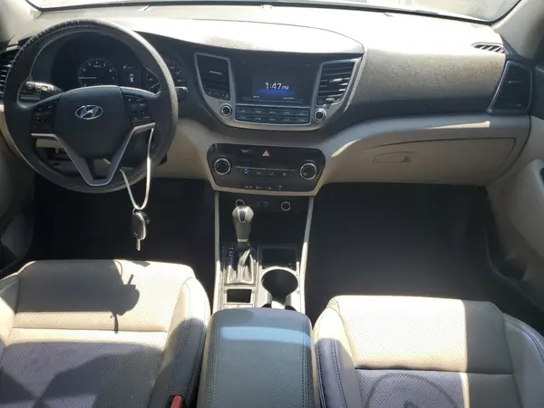 KM8J3CA48HU295573 2017 HYUNDAI TUCSON - Image 8