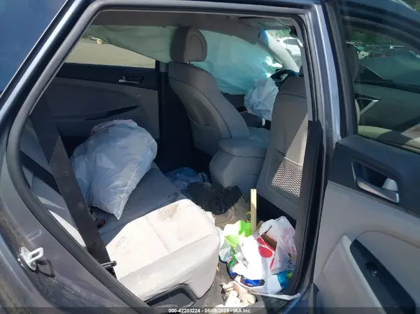 KM8J3CA48HU302344 2017 HYUNDAI TUCSON - Image 8