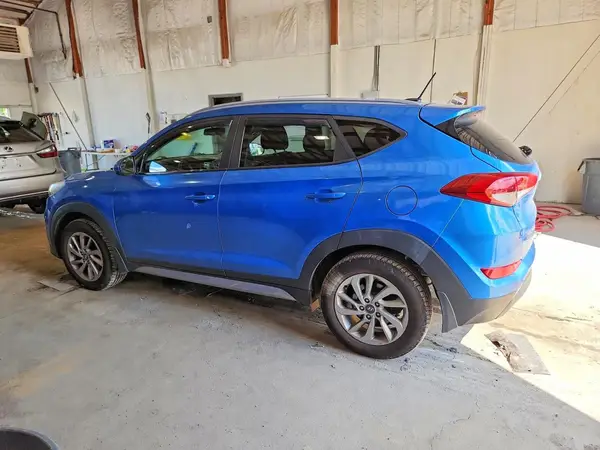 KM8J3CA48HU318415 2017 HYUNDAI TUCSON - Image 2