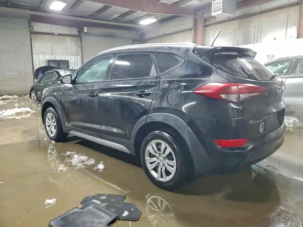 KM8J3CA48HU319421 2017 HYUNDAI TUCSON - Image 2