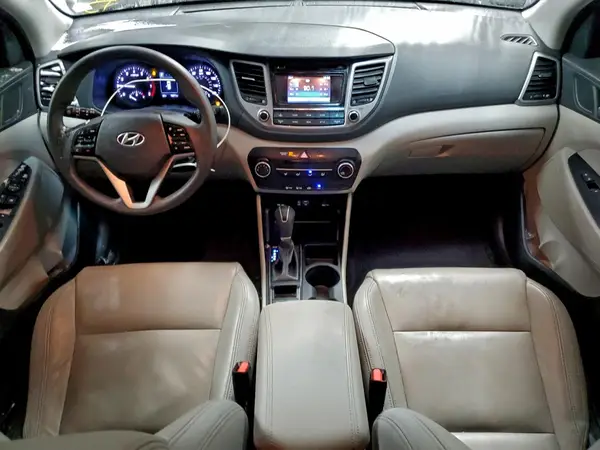 KM8J3CA48HU319421 2017 HYUNDAI TUCSON - Image 8