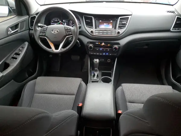 KM8J3CA48HU329348 2017 HYUNDAI TUCSON - Image 8