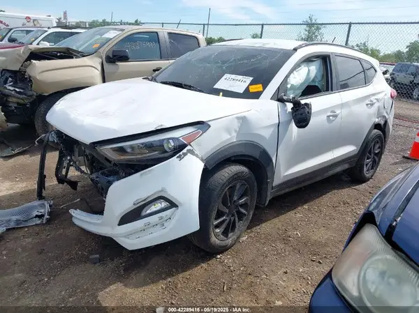 KM8J3CA48HU347820 2017 HYUNDAI TUCSON - Image 2