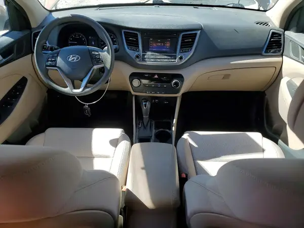 KM8J3CA48HU349955 2017 HYUNDAI TUCSON - Image 8