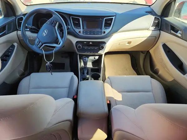 KM8J3CA48HU351088 2017 HYUNDAI TUCSON - Image 8