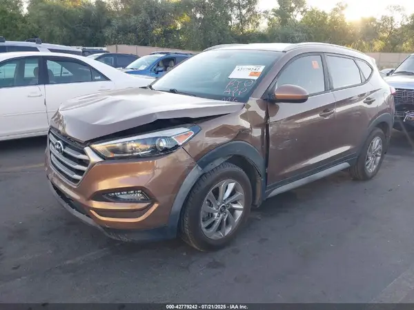 KM8J3CA48HU389243 2017 HYUNDAI TUCSON - Image 2