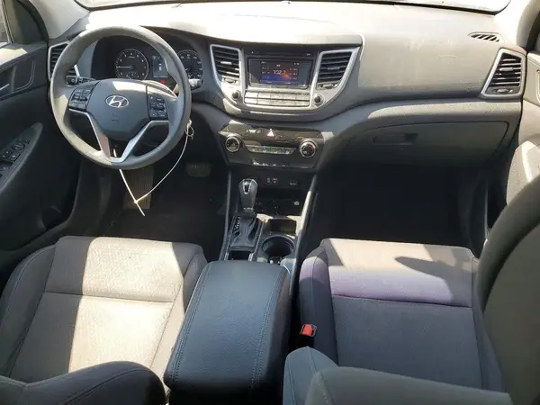 KM8J3CA48HU412195 2017 HYUNDAI TUCSON - Image 8