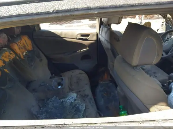 KM8J3CA48HU415890 2017 HYUNDAI TUCSON - Image 8
