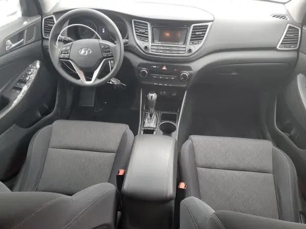 KM8J3CA48HU417025 2017 HYUNDAI TUCSON - Image 8