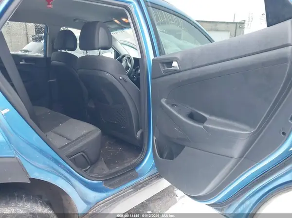 KM8J3CA48HU423147 2017 HYUNDAI TUCSON - Image 8