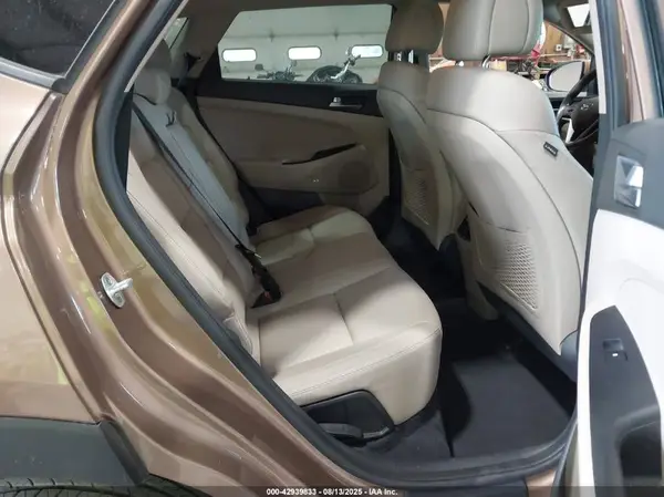 KM8J3CA48HU430390 2017 HYUNDAI TUCSON - Image 8