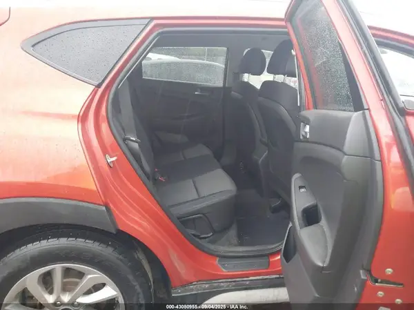 KM8J3CA48HU431894 2017 HYUNDAI TUCSON - Image 8