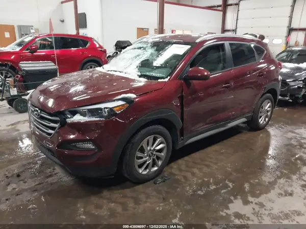KM8J3CA48HU436237 2017 HYUNDAI TUCSON - Image 2
