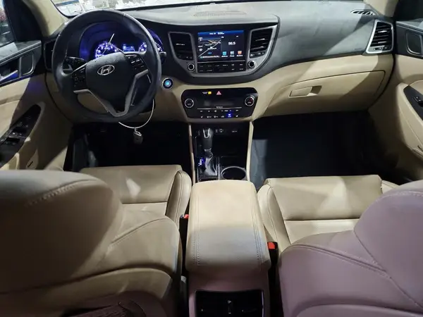KM8J3CA48HU440787 2017 HYUNDAI TUCSON - Image 8