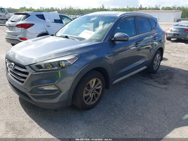 KM8J3CA48HU449845 2017 HYUNDAI TUCSON - Image 2