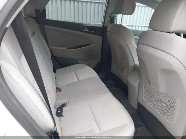 KM8J3CA48HU476768 2017 HYUNDAI TUCSON - Image 8