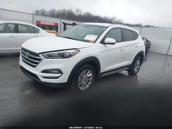 KM8J3CA48HU484739 2017 HYUNDAI TUCSON - Image 2