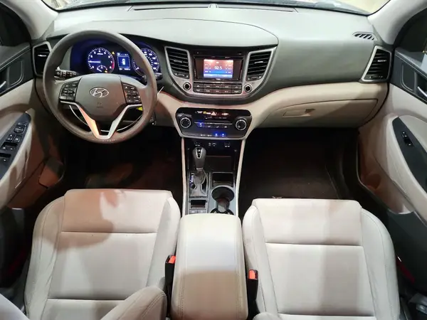 KM8J3CA48HU488127 2017 HYUNDAI TUCSON - Image 8