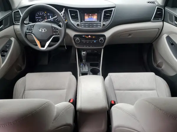 KM8J3CA48HU497796 2017 HYUNDAI TUCSON - Image 8