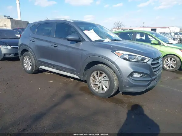 KM8J3CA48HU497880 2017 HYUNDAI TUCSON - Image 1