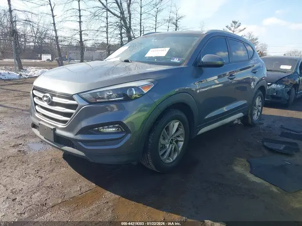 KM8J3CA48HU497880 2017 HYUNDAI TUCSON - Image 2