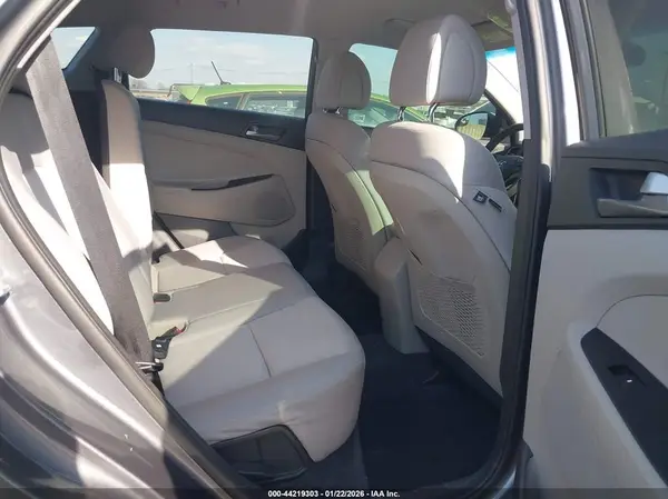 KM8J3CA48HU497880 2017 HYUNDAI TUCSON - Image 8