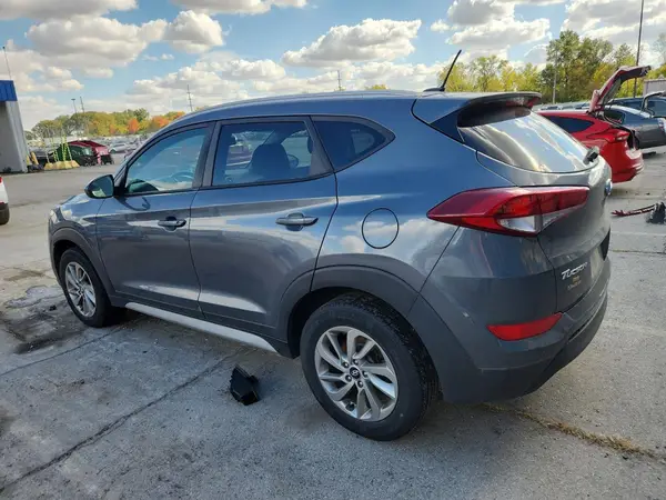 KM8J3CA48HU499029 2017 HYUNDAI TUCSON - Image 2