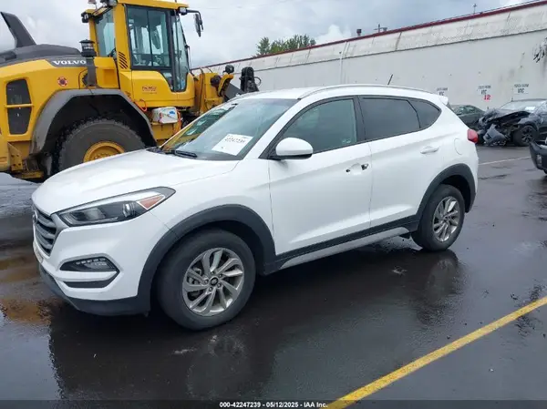 KM8J3CA48HU500146 2017 HYUNDAI TUCSON - Image 2
