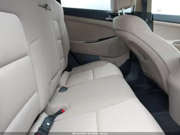 KM8J3CA48HU500146 2017 HYUNDAI TUCSON - Image 8
