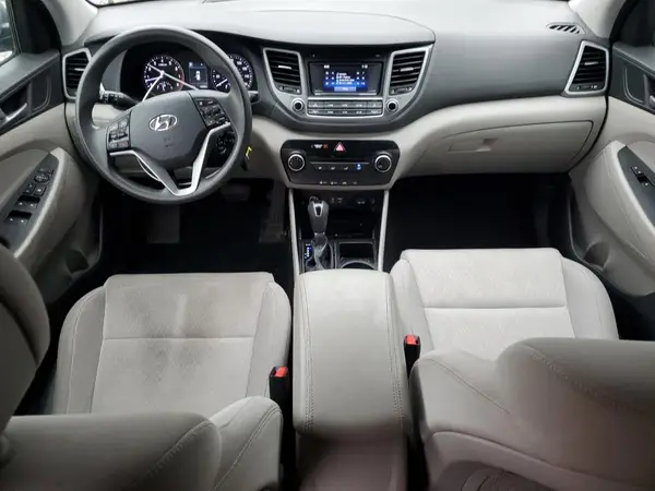 KM8J3CA48HU501295 2017 HYUNDAI TUCSON - Image 8