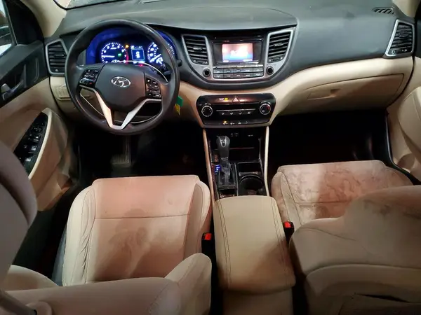KM8J3CA48HU505010 2017 HYUNDAI TUCSON - Image 8