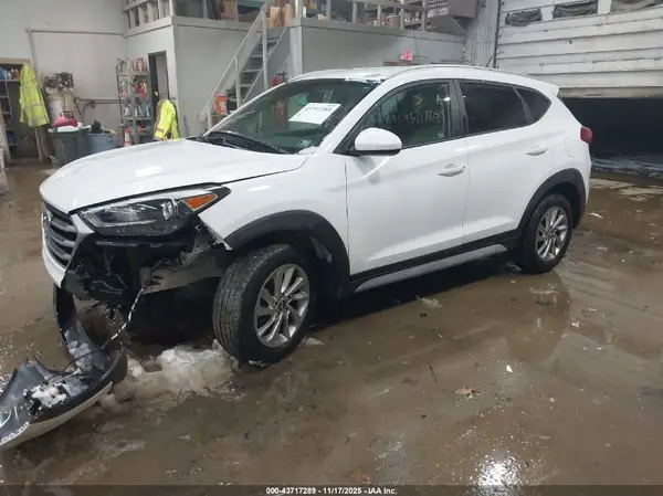 KM8J3CA48HU514726 2017 HYUNDAI TUCSON - Image 2