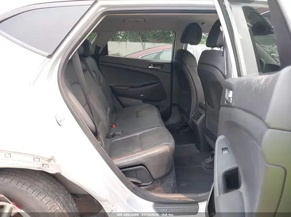 KM8J3CA48HU532272 2017 HYUNDAI TUCSON - Image 8
