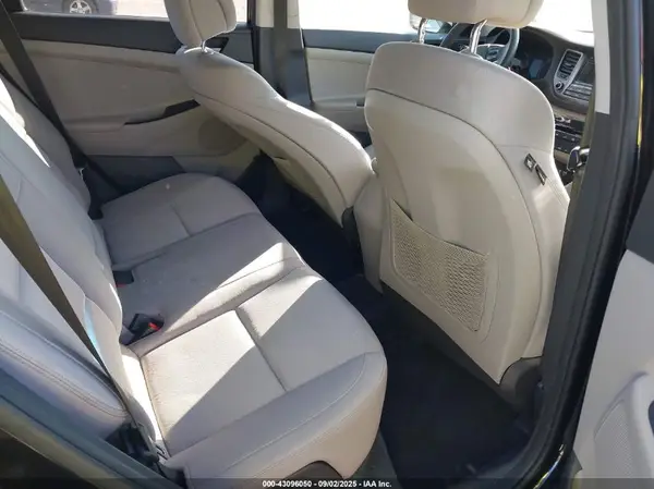 KM8J3CA48HU544681 2017 HYUNDAI TUCSON - Image 8