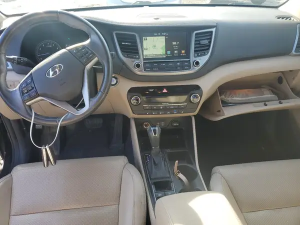 KM8J3CA48HU546544 2017 HYUNDAI TUCSON - Image 8