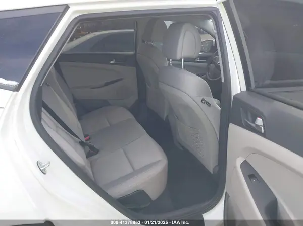 KM8J3CA48HU556569 2017 HYUNDAI TUCSON - Image 8