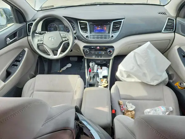 KM8J3CA48HU588518 2017 HYUNDAI TUCSON - Image 8