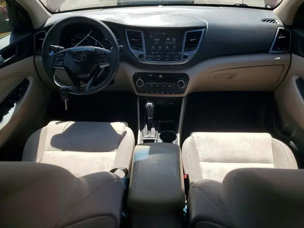 KM8J3CA48JU597953 2018 HYUNDAI TUCSON - Image 8