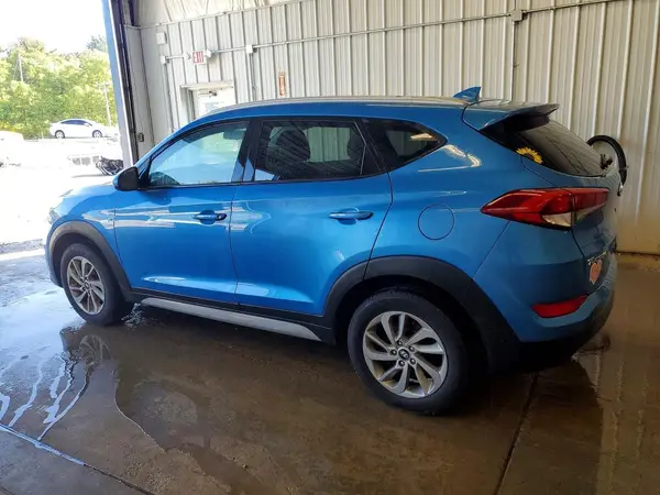 KM8J3CA48JU604903 2018 HYUNDAI TUCSON - Image 2