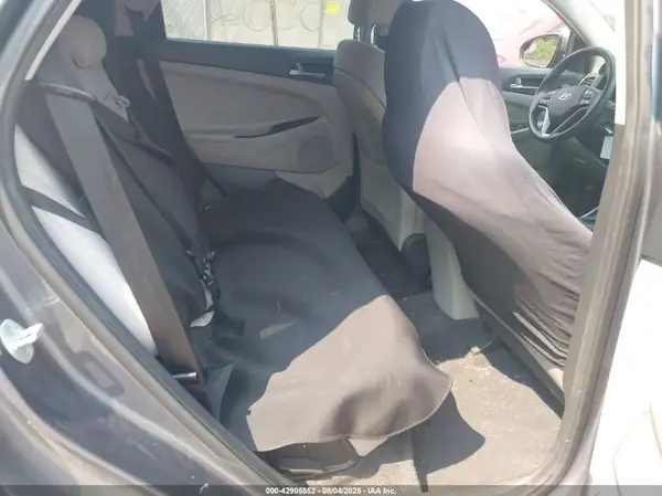 KM8J3CA48JU605985 2018 HYUNDAI TUCSON - Image 8