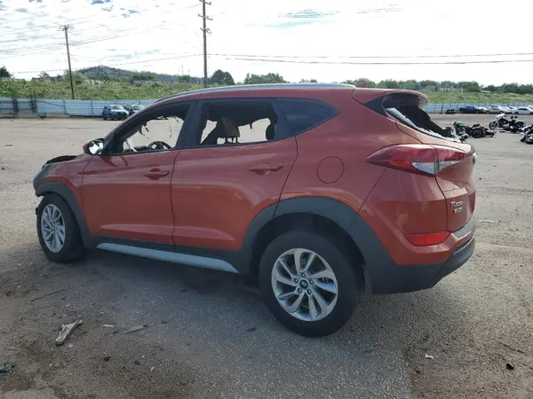 KM8J3CA48JU609812 2018 HYUNDAI TUCSON - Image 2