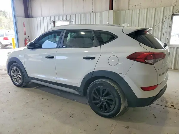 KM8J3CA48JU615478 2018 HYUNDAI TUCSON - Image 2