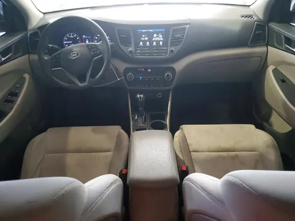KM8J3CA48JU615478 2018 HYUNDAI TUCSON - Image 8