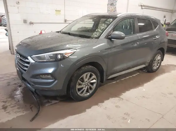 KM8J3CA48JU616436 2018 HYUNDAI TUCSON - Image 2