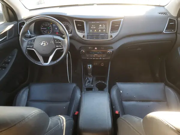 KM8J3CA48JU616677 2018 HYUNDAI TUCSON - Image 8