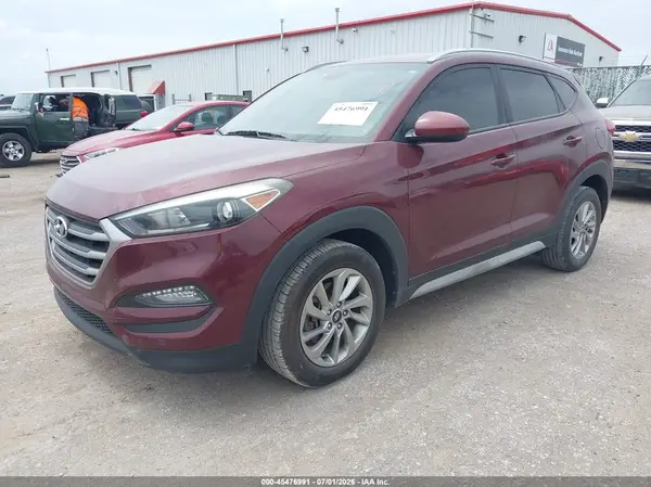 KM8J3CA48JU619577 2018 HYUNDAI TUCSON - Image 2