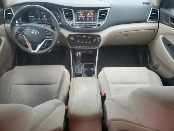 KM8J3CA48JU622785 2018 HYUNDAI TUCSON - Image 8
