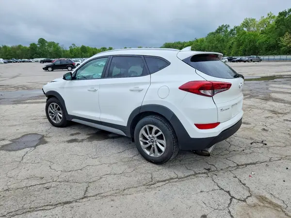 KM8J3CA48JU629624 2018 HYUNDAI TUCSON - Image 2